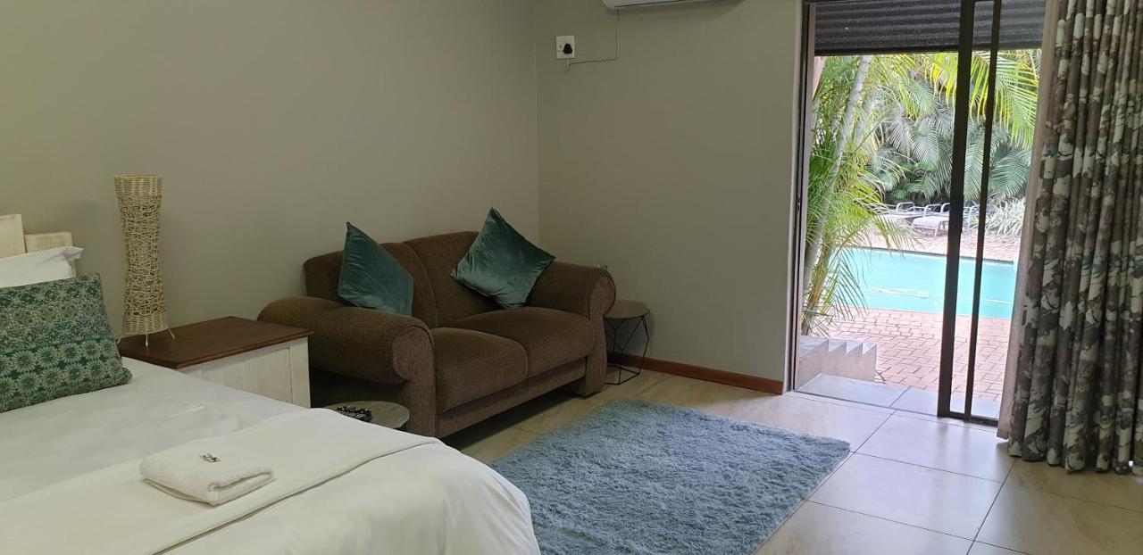 Stoep Cafe Guest House Komatipoort Exterior photo